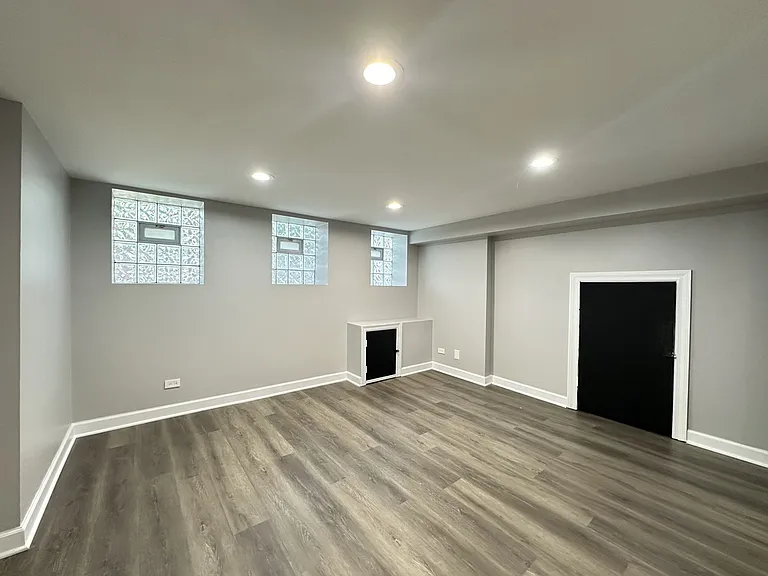 2617 W Rascher Ave #NDG — Photo 15