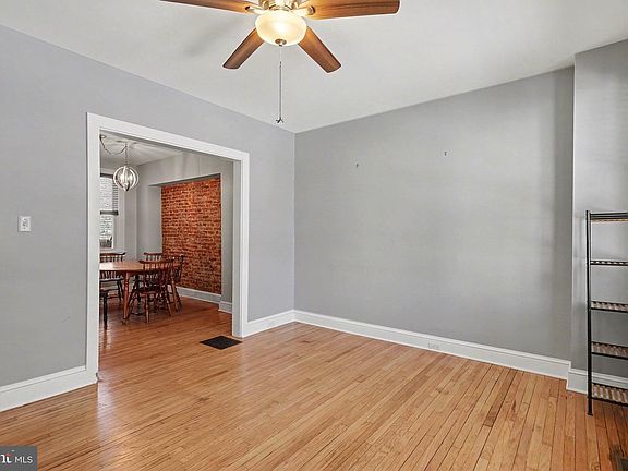 4th image of 423 N Pine St