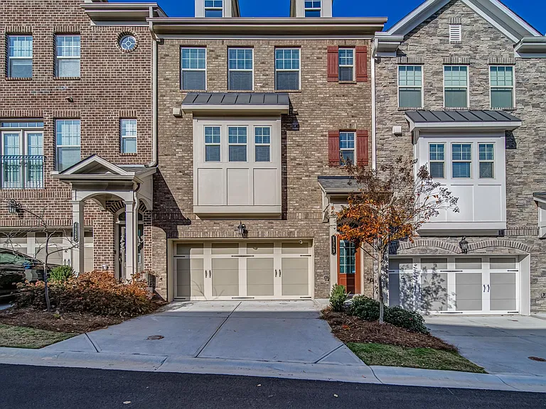 1363 Harris Way NE — Photo 1