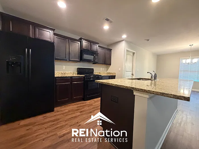 3 bed, 2.0 bath, 1639 sqft, $1,925 — Photo 4