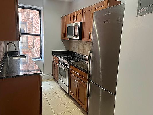 1st image of 640 W 171st St #44
