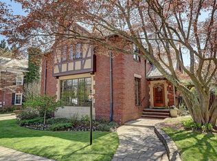 395 Rochambeau Ave, Providence, RI 02906