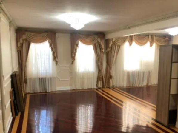 (undisclosed Address), Flushing, NY 11367