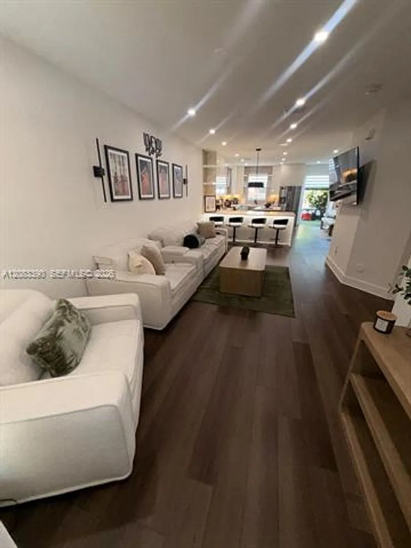 14959 SW 9th Way th 14959, Miami, FL 33194 — Photo 1