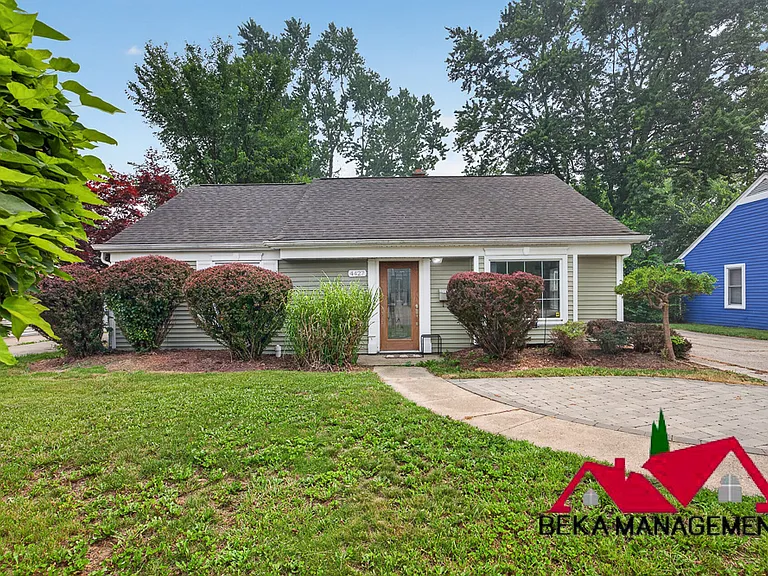 4427 W Forteen Mile Rd — Photo 1