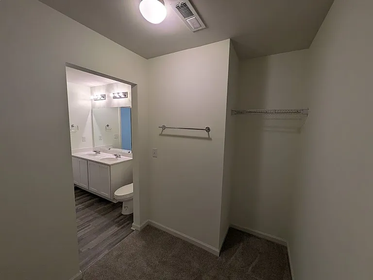 75 Shamrock Dr W — Photo 22