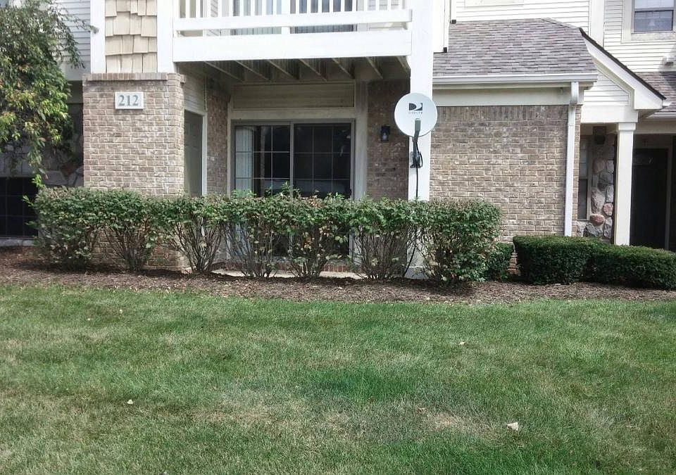 1st image of 212 Oakbrooke Dr #10