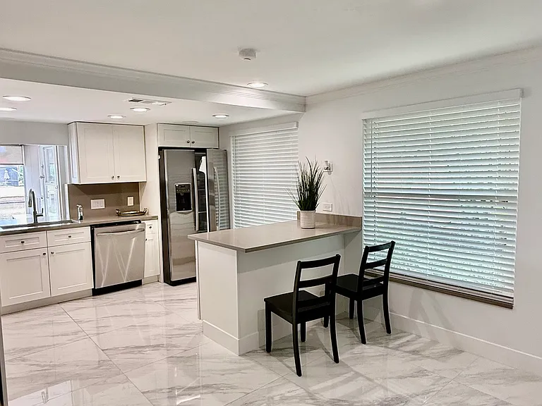 455 Bayside Ave — Photo 5