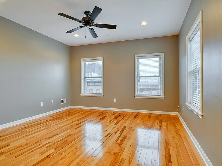 64 E Heath St — Photo 19