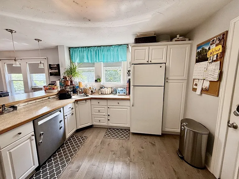 55 Storrs Ave #2 — Photo 5