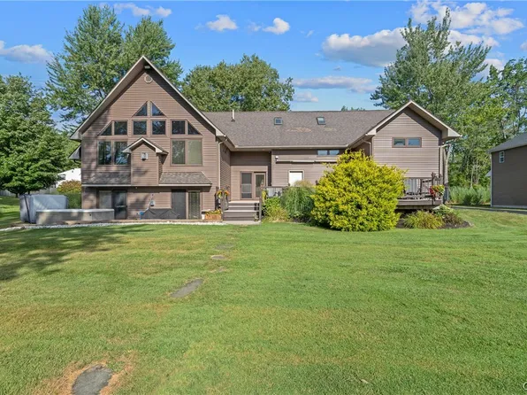 74 Ennis Ave, Pennellville, NY 13132