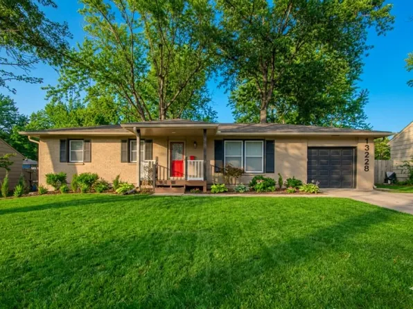 13228 Ashland Ave, Grandview, MO 64030