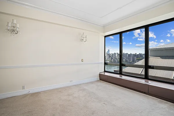 Sold by Douglas Elliman | media 24