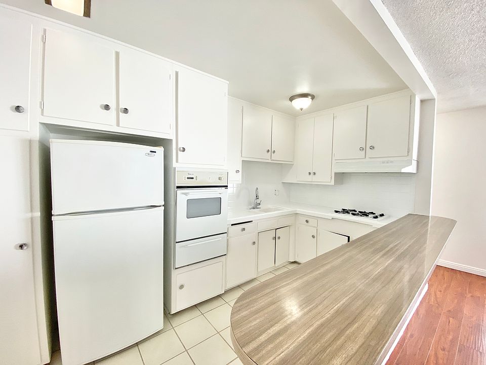 1st image of 3718 Mentone Ave #9A