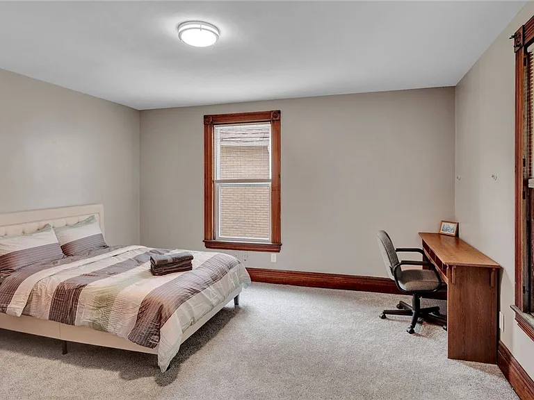 407 Alexander St — Photo 11