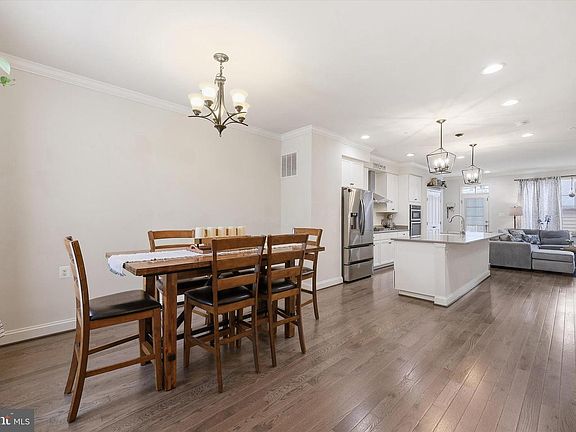 3rd image of 1004 Lindley Rd