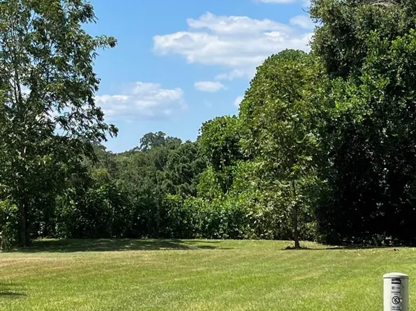 4 Tennessee Dr, Pensacola, FL 32505