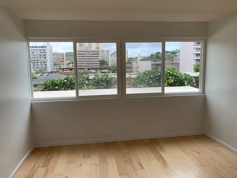 1710 Makiki St #402 — Photo 3