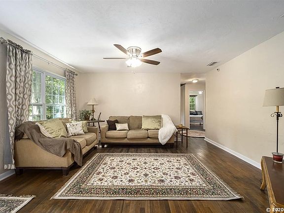 5th image of 315 NE 44th St