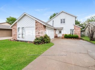 808 Lapwing Rd, Edmond, OK 73003