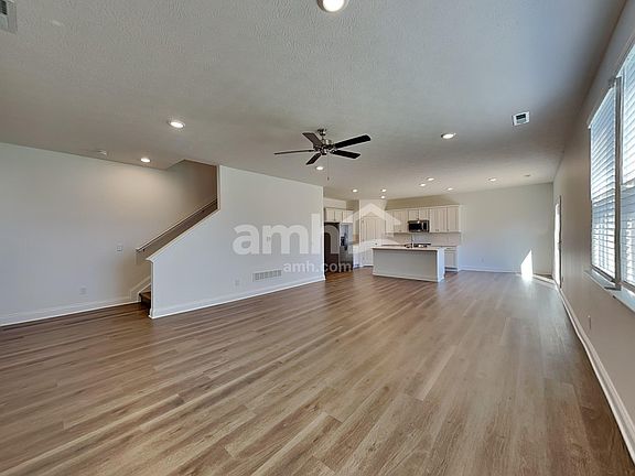 5th image of 204 Water Mill Dr