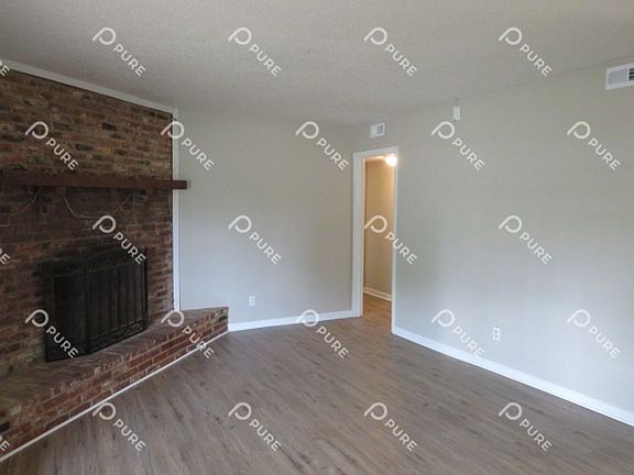 2nd image of 3606 White Oak Way SW