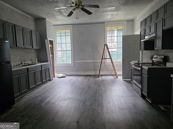 4th image of 3823 Lake St