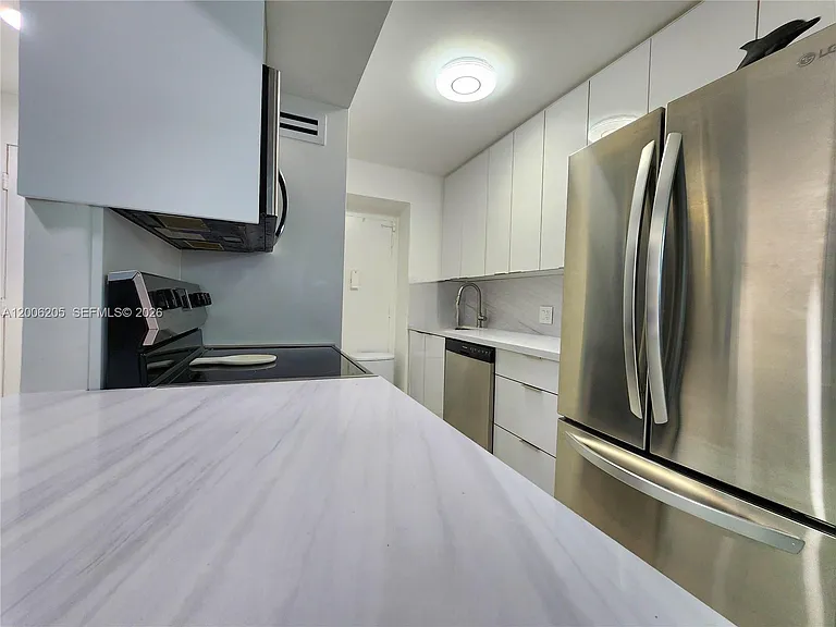 3505 S Ocean Dr #719 — Photo 5
