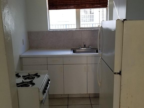 4th image of 1016 8th St #6