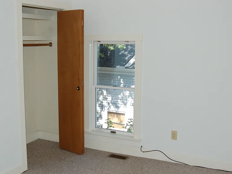 724 W Washington St #1 — Photo 10
