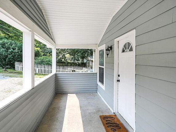 3rd image of 21297 Clare Ave