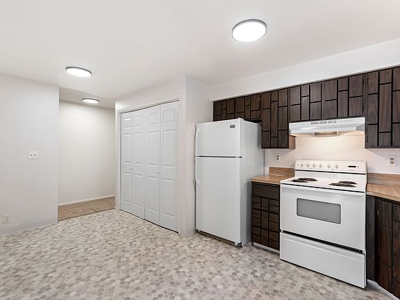 5th image of 2052 S Leadville Ave