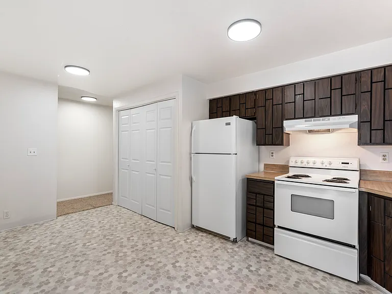 2052 S Leadville Ave — Photo 5
