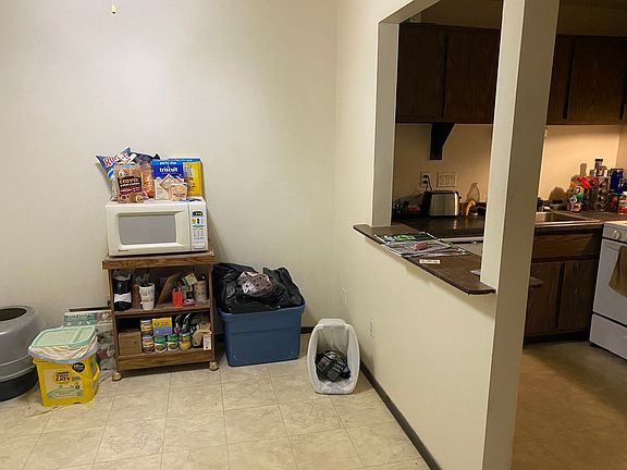 4th image of 1668 Shawano Ave #17