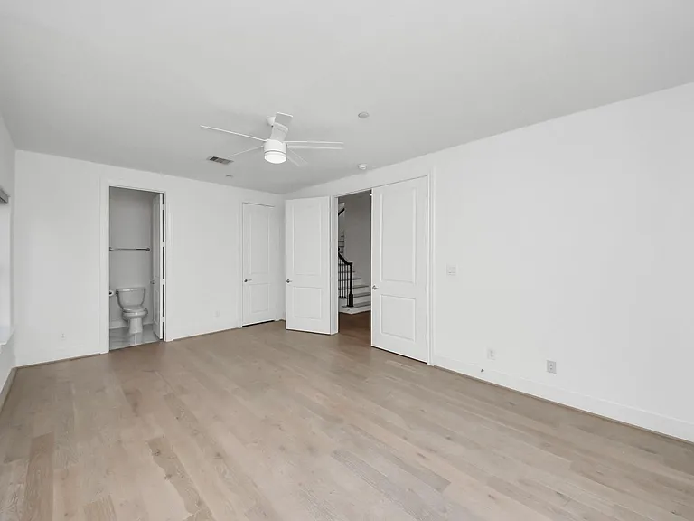 4005 Woodshire Village Est — Photo 10