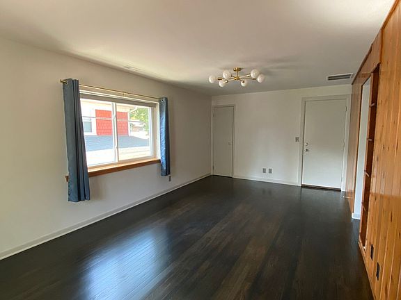 4th image of 415 N Dunn St #3834