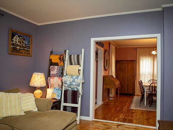 5th image of 433 Clarence St