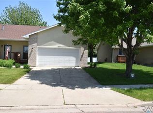 1502 S Campbell Trl #9, Sioux Falls, SD 57106