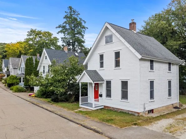 20 Watrous Avenue, Branford, CT 06405