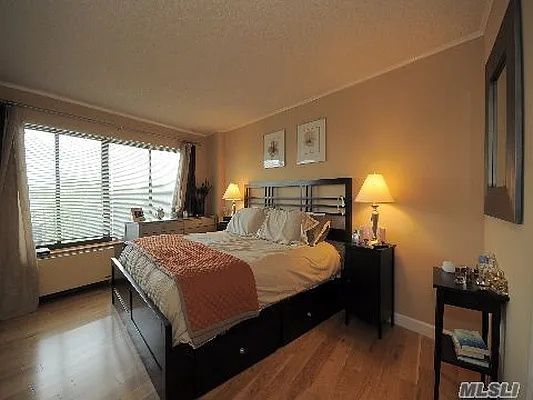 Sold by Kathi Markou, LREB | media 2