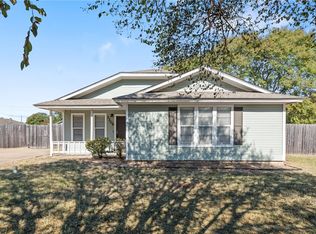 3209 Chapel Ct, Bryan, TX 77803