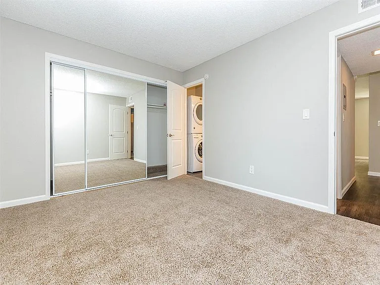 La Veta Grand Apartments — Photo 14