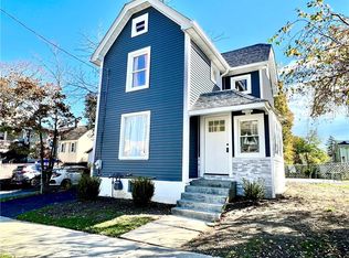 38 Crescent Pl, Middletown, NY 10940