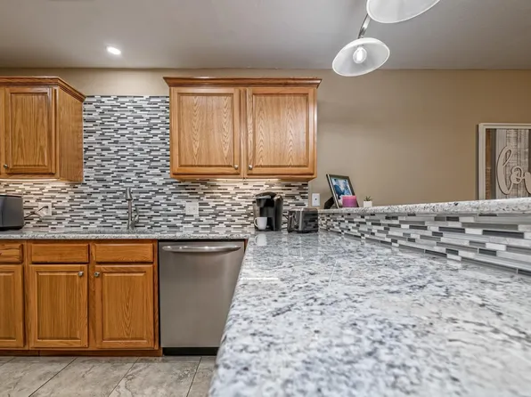 807 Chambers Creek Cir, Hewitt, TX 76643