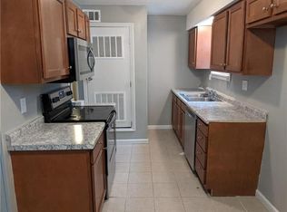 901 S Independence St #B, Harrisonville, MO 64701