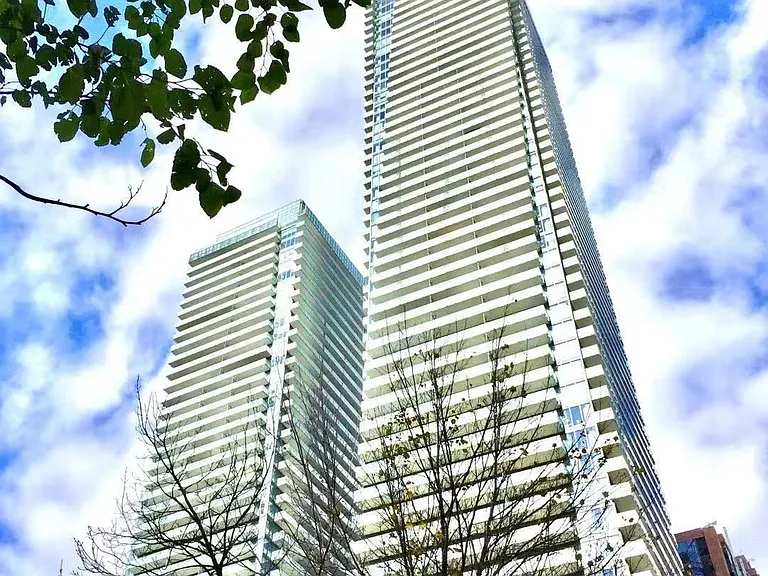 1080 Bay St #1005 — Photo 1
