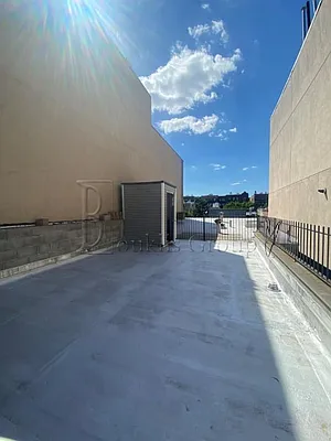 Rented by Bouklis Group | media 18