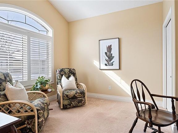 5th image of 95 N Park Ave #5
