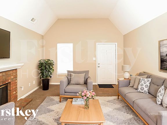 4th image of 8491 Highland Glen Cir N