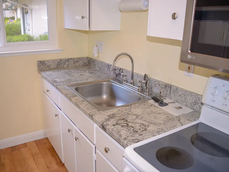 1433 Terra Nova Blvd — Photo 8